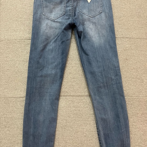 Guess jeans - Picture 3 of 5